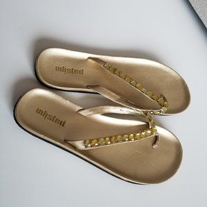 Kenneth Cole Unlisted Gold Sandals / Flip Flops
